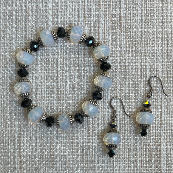 Moonstone-like Stretch Bracelet & Drop Earring Set Black Faceted Bead SilverTone - Picture 3 of 5